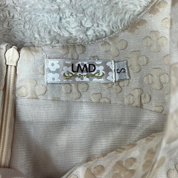 LMD sleeveless cream floral embroidered dress, size snakk - Picture 5 of 9